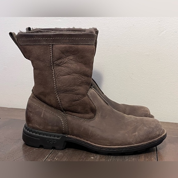 UGG Hartsville Brown Boots Mens size 9 - Picture 7 of 11